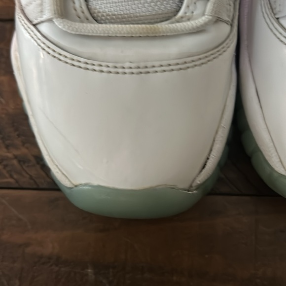 Air Jordan Retro 11 - Picture 6 of 10